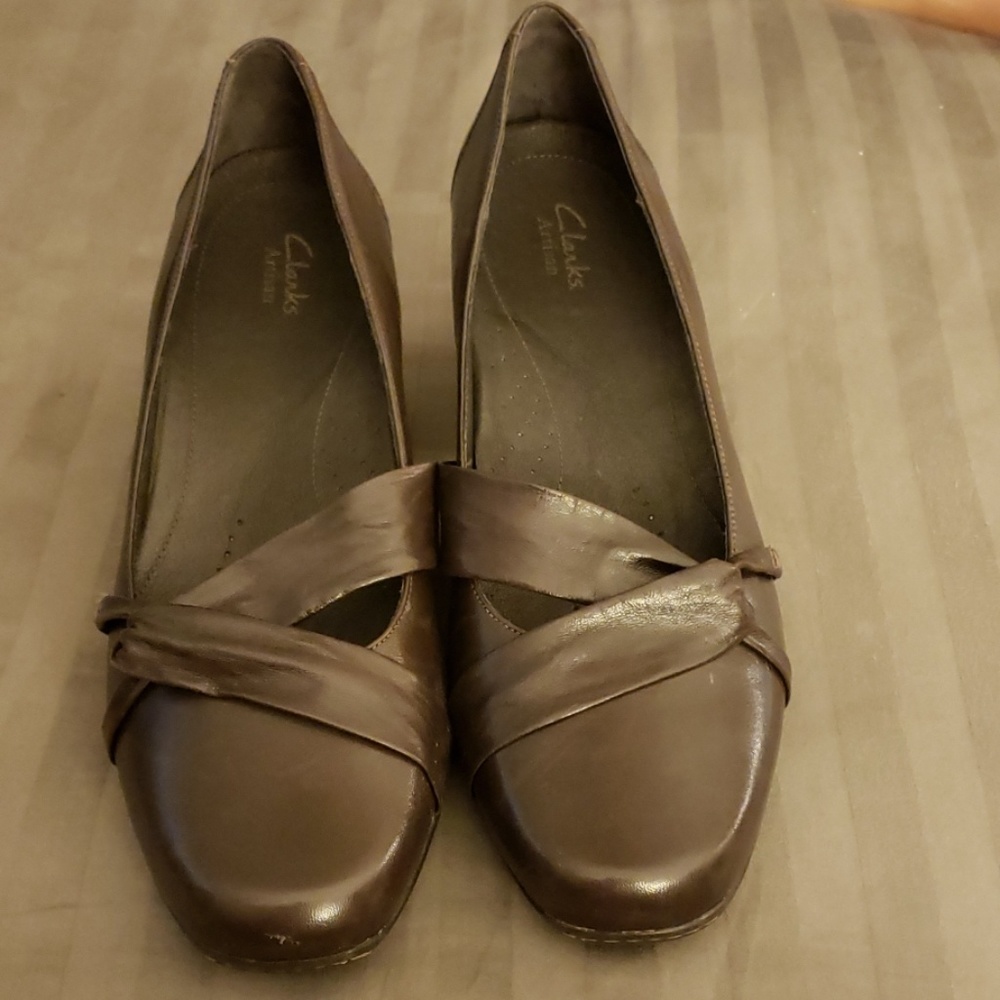 12W Clark's Artisan Leather Slip Ons